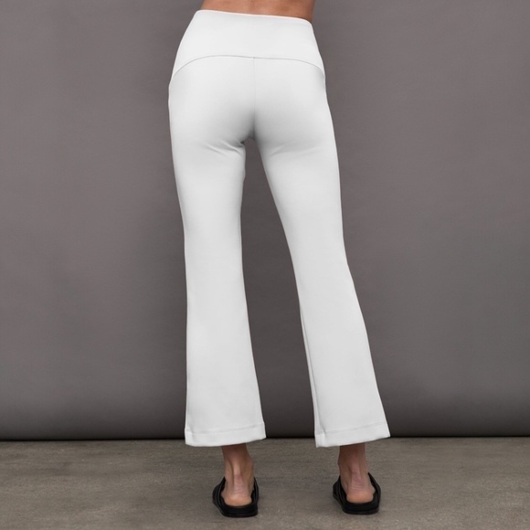 ONA - Kick Flare Pant in White Size M - Picture 5 of 11